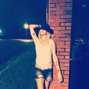 Meet your Posher, Kara